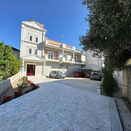 Vk Luxury Suites - Private Parking - Adults Only Νυδρί Εξωτερικό φωτογραφία