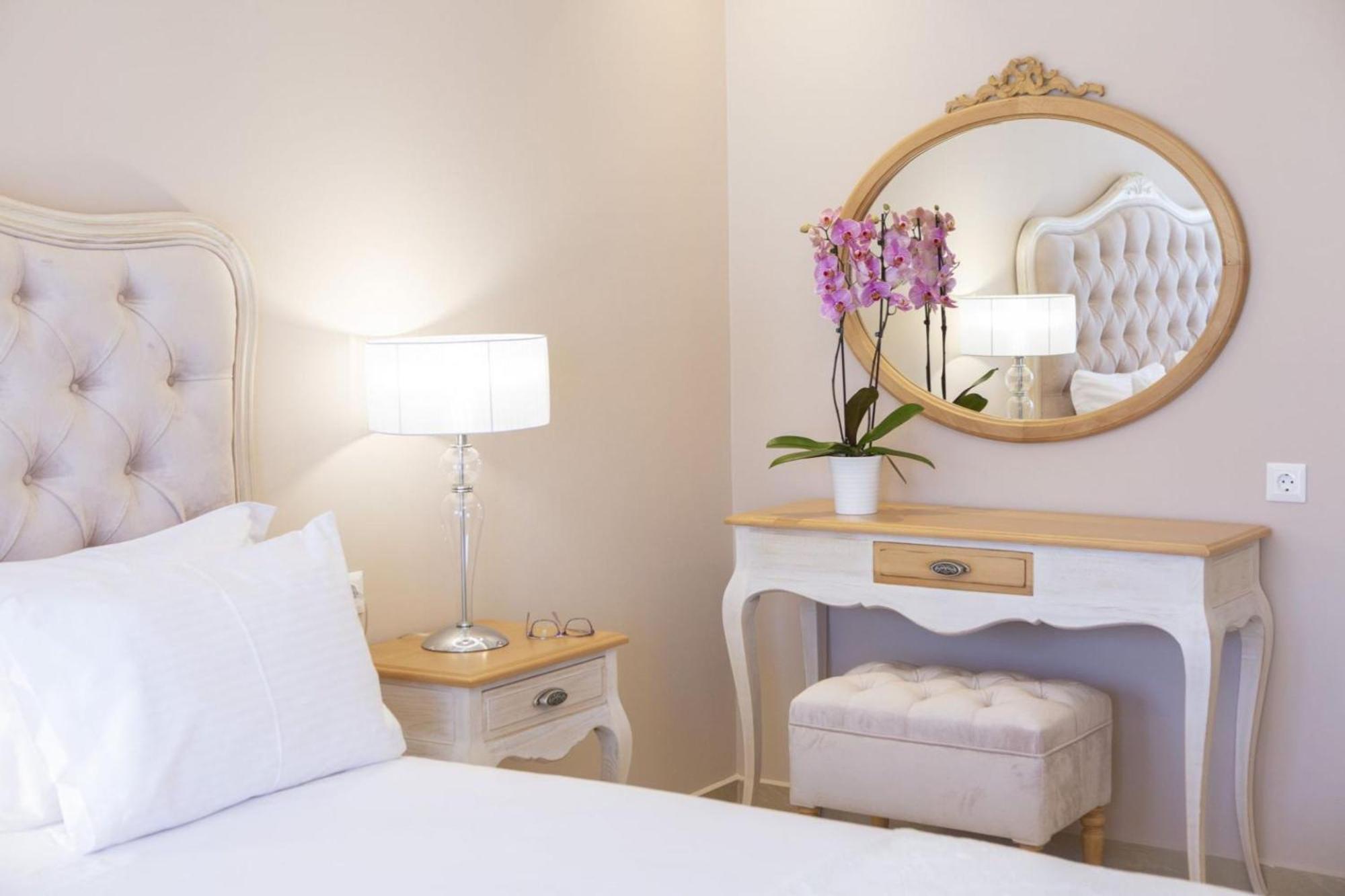 Vk Luxury Suites - Private Parking - Adults Only Νυδρί Εξωτερικό φωτογραφία