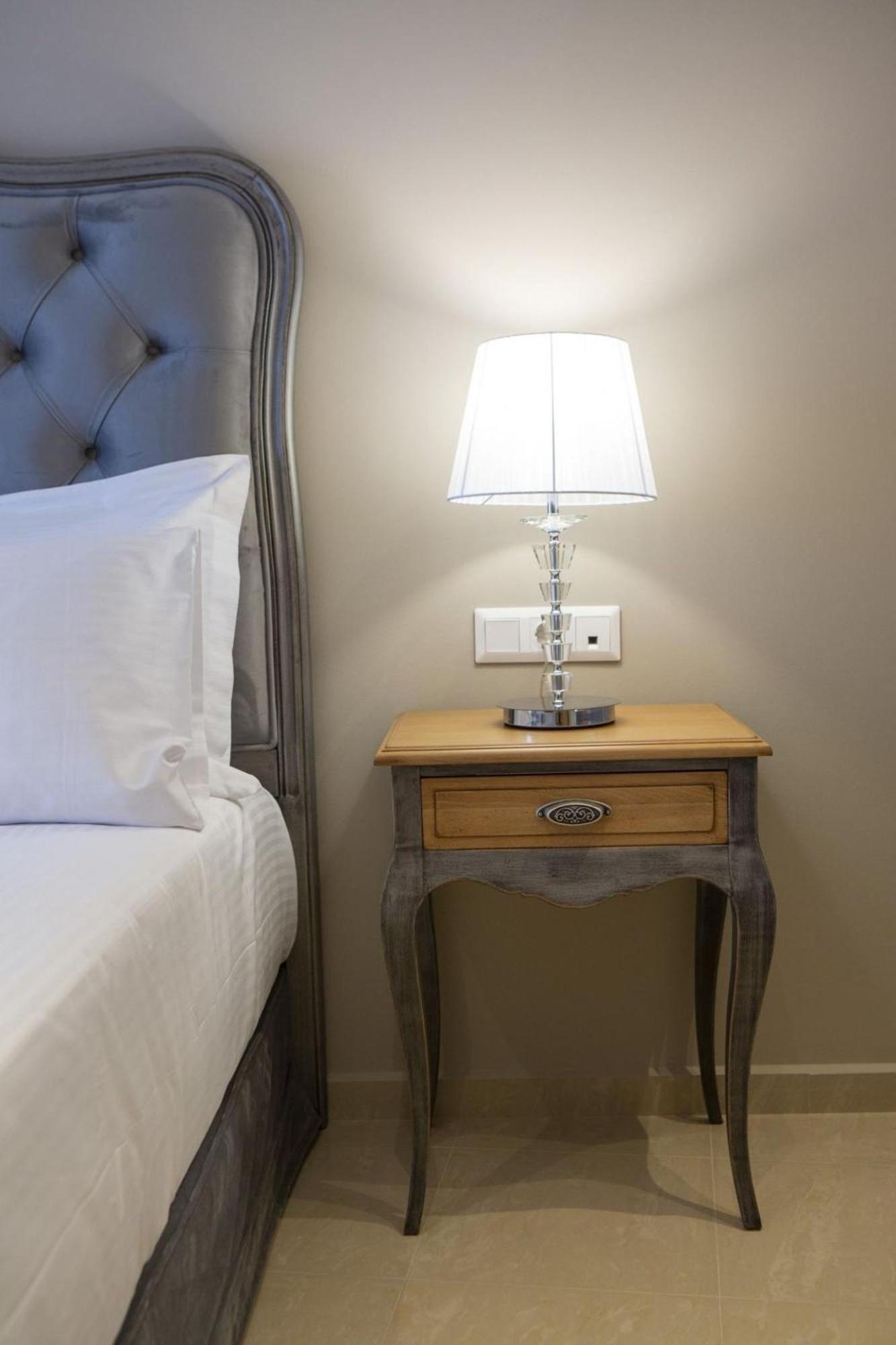 Vk Luxury Suites - Private Parking - Adults Only Νυδρί Εξωτερικό φωτογραφία