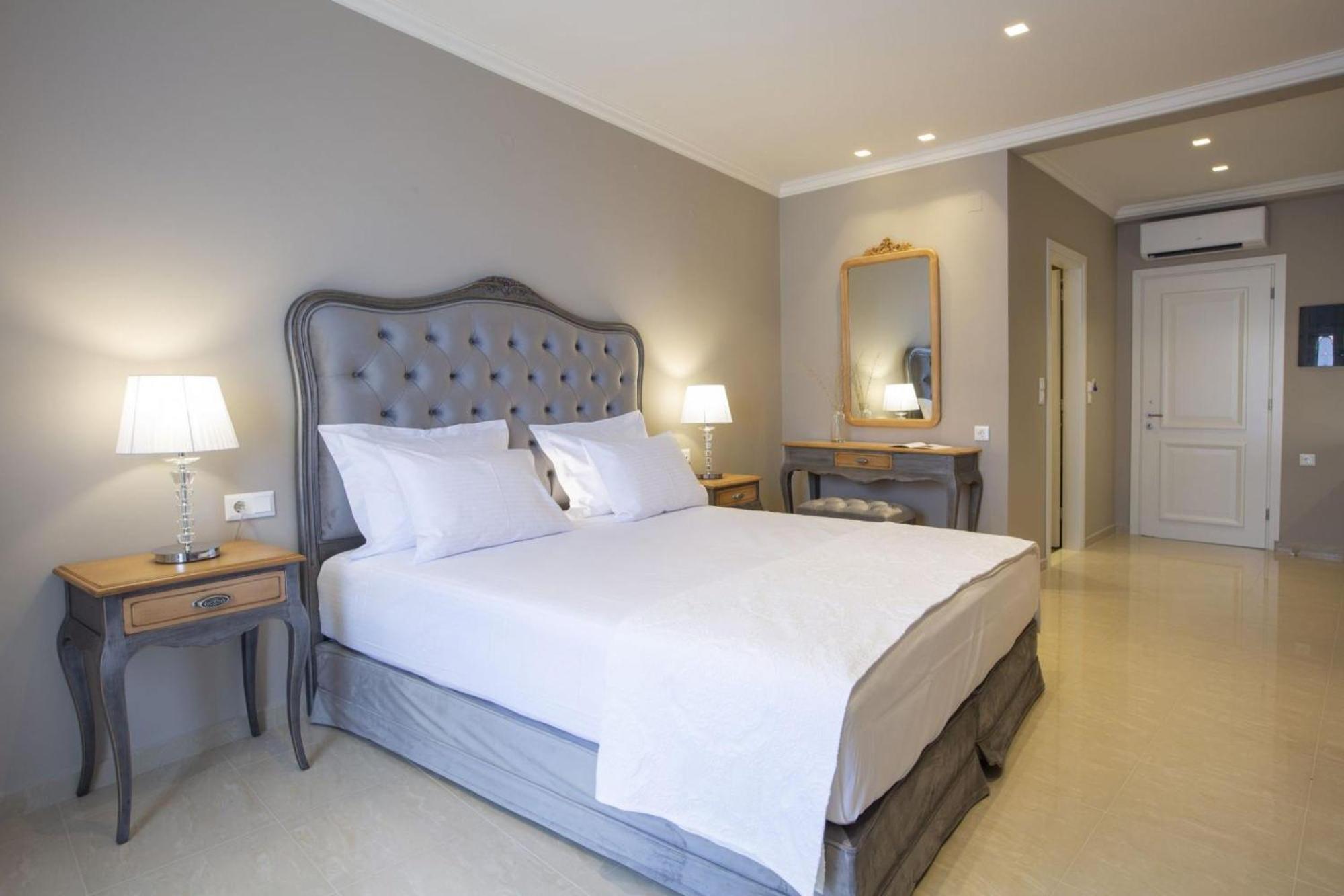 Vk Luxury Suites - Private Parking - Adults Only Νυδρί Εξωτερικό φωτογραφία