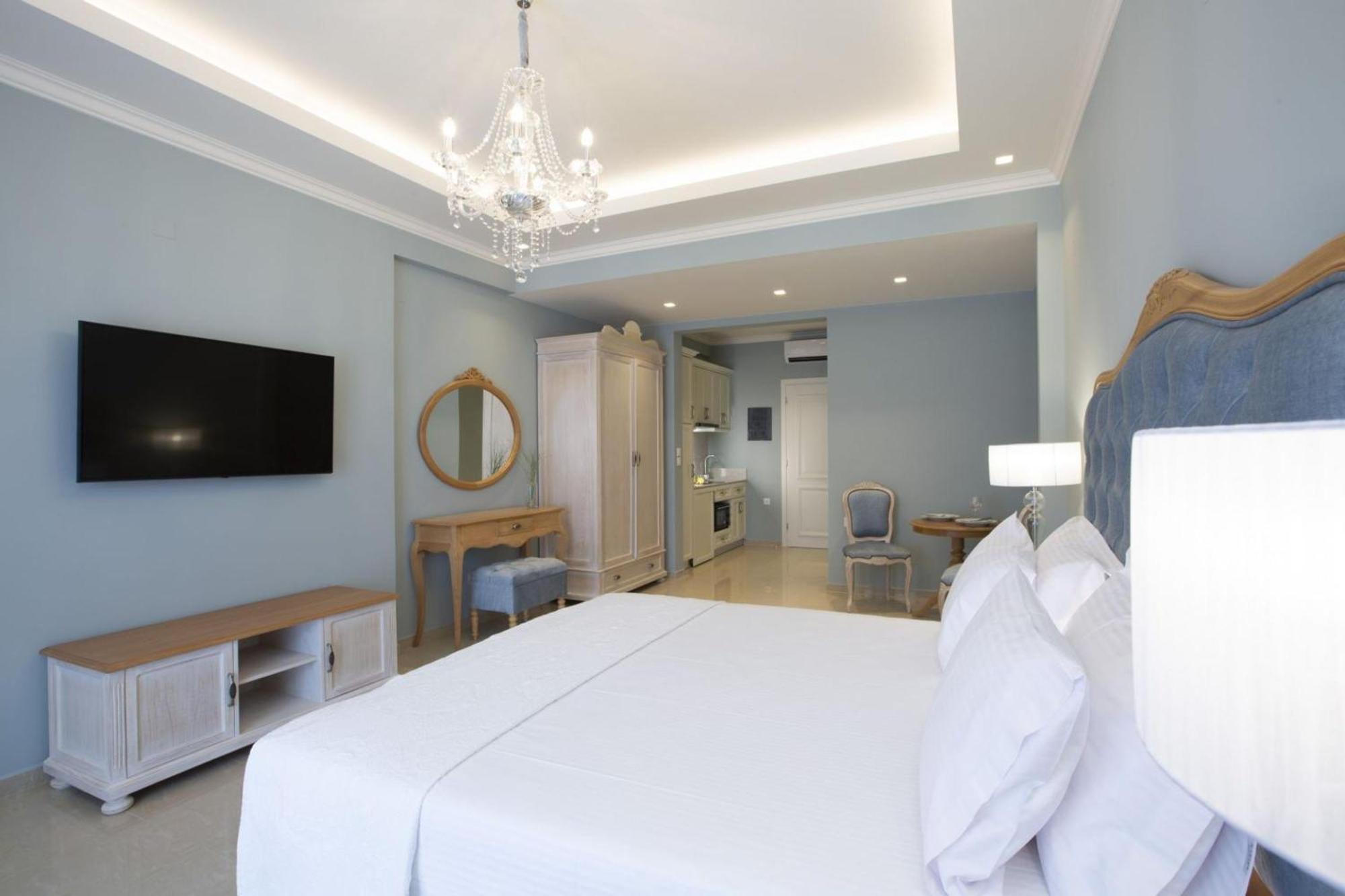 Vk Luxury Suites - Private Parking - Adults Only Νυδρί Εξωτερικό φωτογραφία