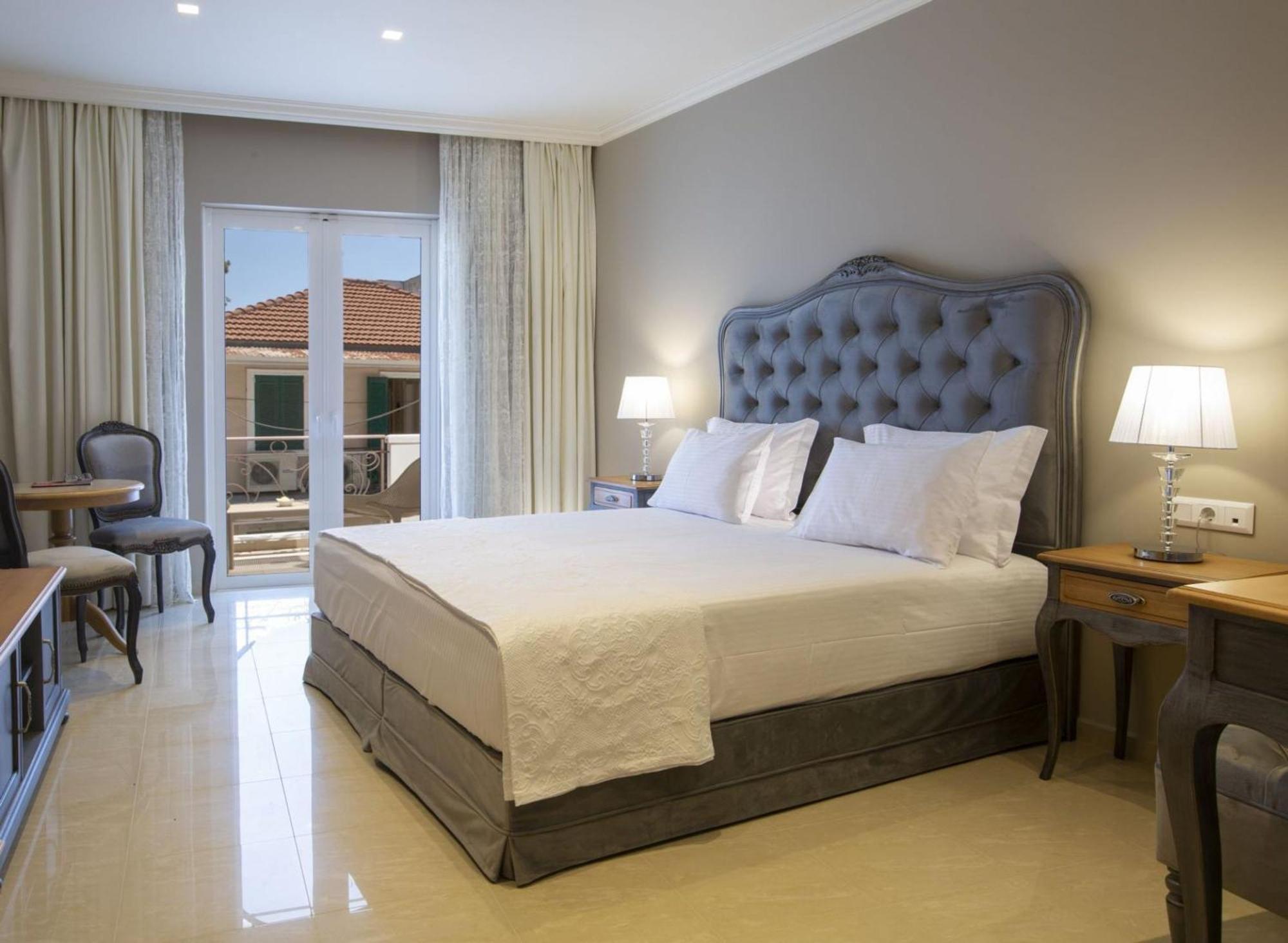Vk Luxury Suites - Private Parking - Adults Only Νυδρί Εξωτερικό φωτογραφία